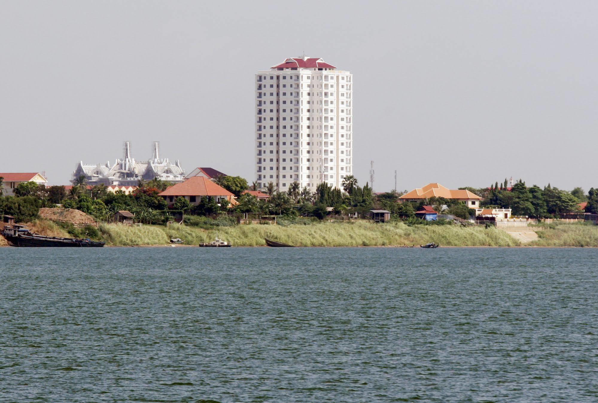 Mekong View Tower Hotel Phnom Penh Esterno foto